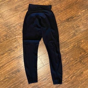 Beautiful full panel black leggings.